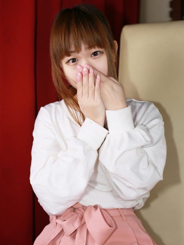 ヌキ・奈良店 きあら 18歳 T：148cm　B：79(B)　W：54　H：83